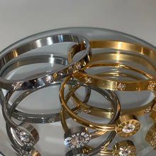 Load image into Gallery viewer, Jade Bangle