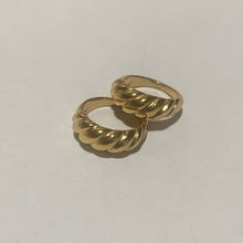 Load image into Gallery viewer, Shell Ring

